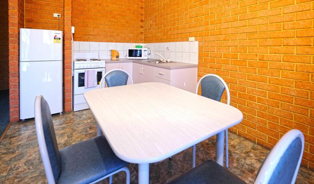 Abrolhos Reef Lodge Geraldton Exteriör bild
