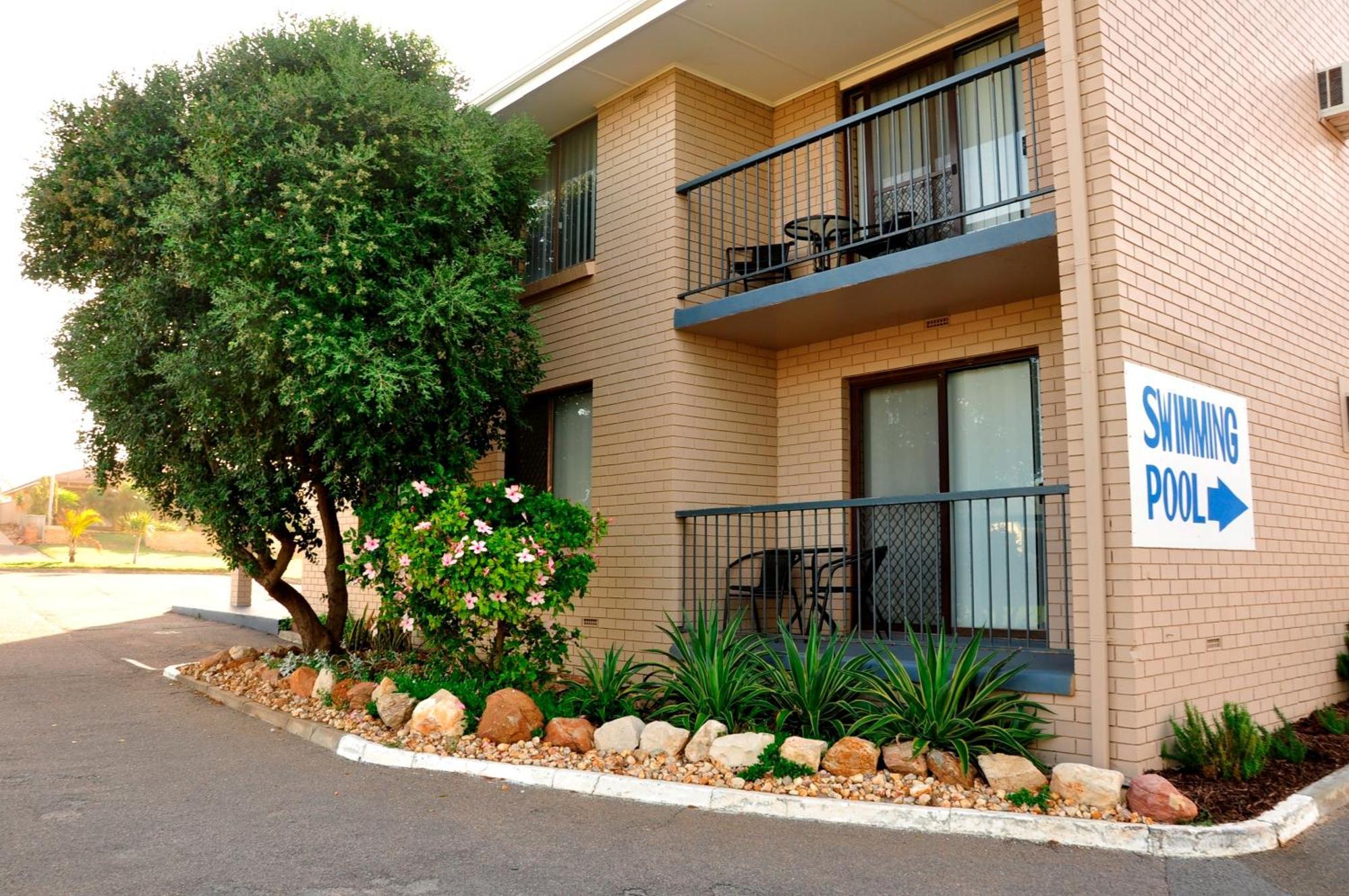 Abrolhos Reef Lodge Geraldton Exteriör bild