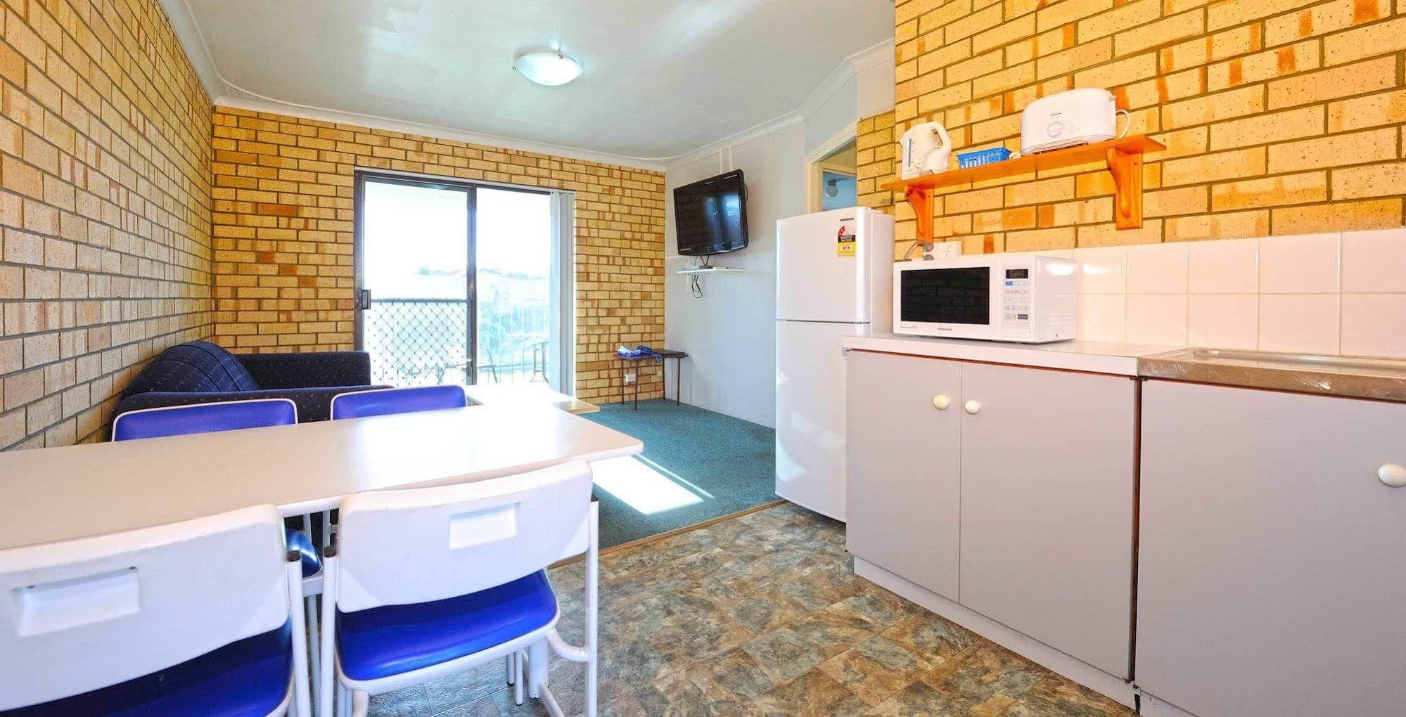 Abrolhos Reef Lodge Geraldton Exteriör bild
