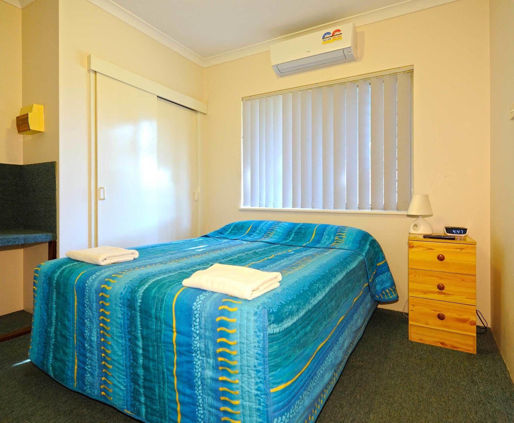 Abrolhos Reef Lodge Geraldton Exteriör bild